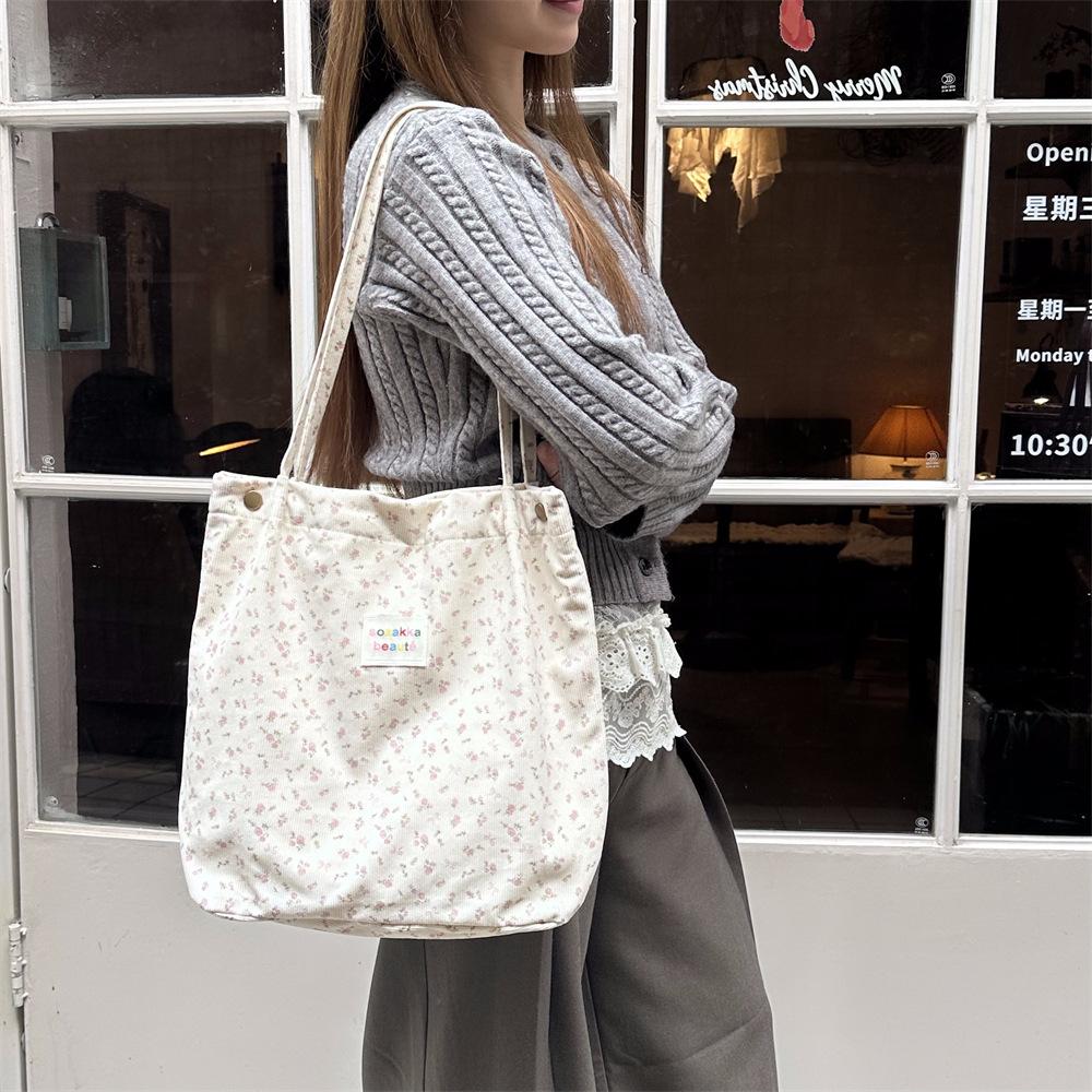 Fresh Floral Corduroy Women s Shoulder Bags Fashion Contrast Color Ladies Handbag Versatile Large Capacity Female Shopping Bag
Fresh Floral Corduroy Women s Shoulder Bags Fashion Contrast Color Ladies Handbag Versatile Large Capacity Female Shopping Bag