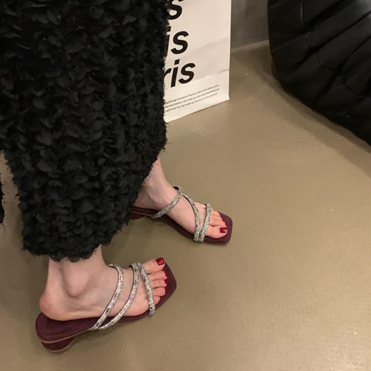 Женские сандалии 2024 года, новые летние туфли в римском стиле со стразами и ремешком на щиколотке, женские туфли на высоком толстом квадратном каблуке, простые сексуальные туфли для женщин 39 фиолетовый
Женские сандалии 2024 года, новые летние туфли в римском стиле со стразами и ремешком на щиколотке, женские туфли на высоком толстом квадратном каблуке, простые сексуальные туфли для женщин 39 фиолетовый