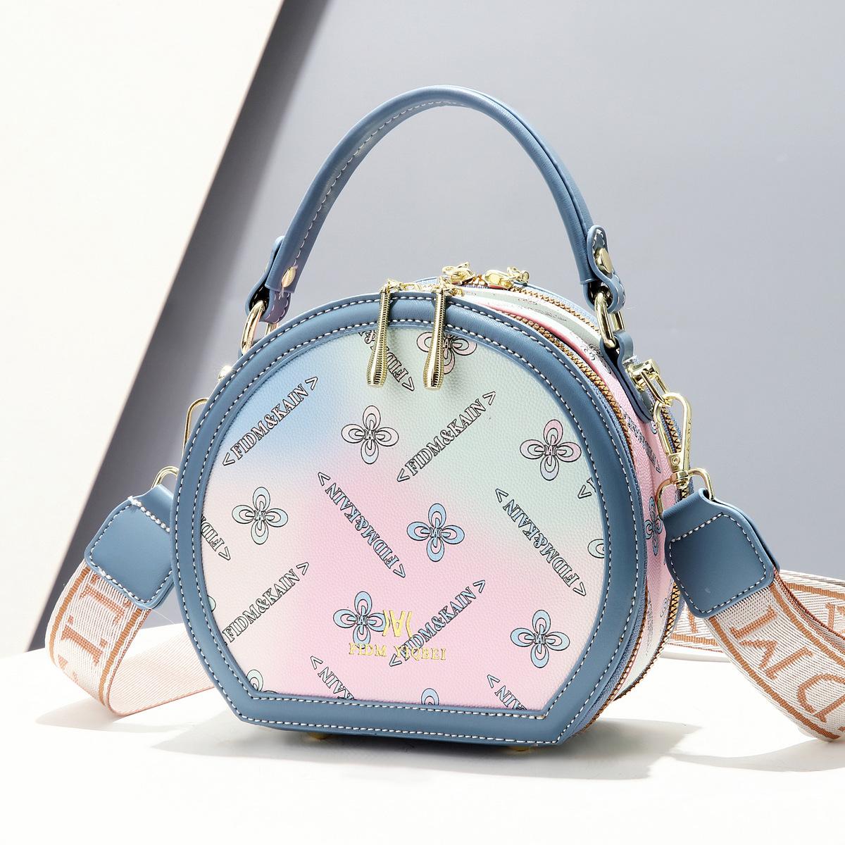 Mobile phone bag Crossbody women s shoulder handbag 2025 new lightweight fashion high-end women s bag
Mobile phone bag Crossbody women s shoulder handbag 2025 new lightweight fashion high-end women s bag