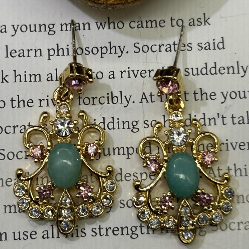 Medieval Vintage Electroplated Real Gold Inlaid With Natural Stone Compact Design Court Style Fringed Temperament Earrings бірюзовий
Medieval Vintage Electroplated Real Gold Inlaid With Natural Stone Compact Design Court Style Fringed Temperament Earrings бірюзовий