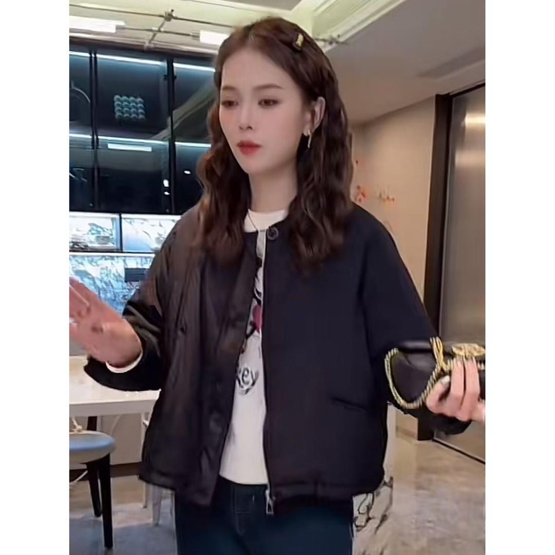Short round neck padded cotton simple cotton-padded clothes for women s 2025 winter new fashionable foreign light and thin warm cotton clothes jacket XL чорний
Short round neck padded cotton simple cotton-padded clothes for women s 2025 winter new fashionable foreign light and thin warm cotton clothes jacket XL чорний