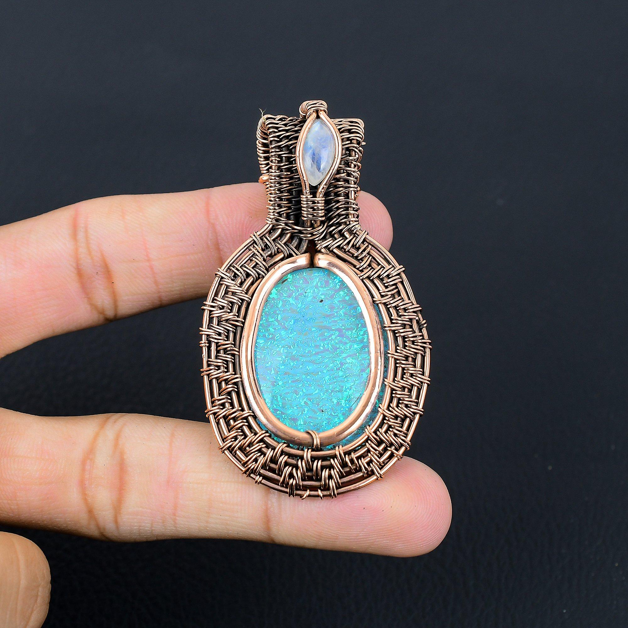 Австралийский тройной опал и лунный камень, драгоценные камни, ювелирные изделия ручной работы, подвеска из чистой медной проволоки для женщин 2.56 Inches синий
Австралийский тройной опал и лунный камень, драгоценные камни, ювелирные изделия ручной работы, подвеска из чистой медной проволоки для женщин 2.56 Inches синий