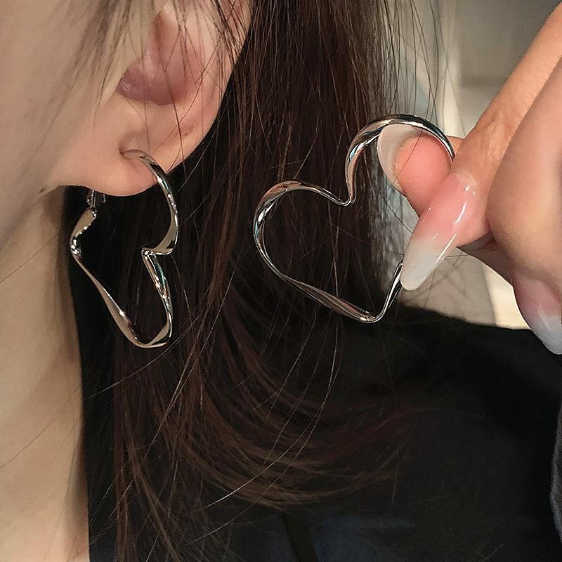 Irregular Heart Earrings for Women - 2024 New Style Hoops, High-End Fashion, Niche Design Jewelry
Irregular Heart Earrings for Women - 2024 New Style Hoops, High-End Fashion, Niche Design Jewelry