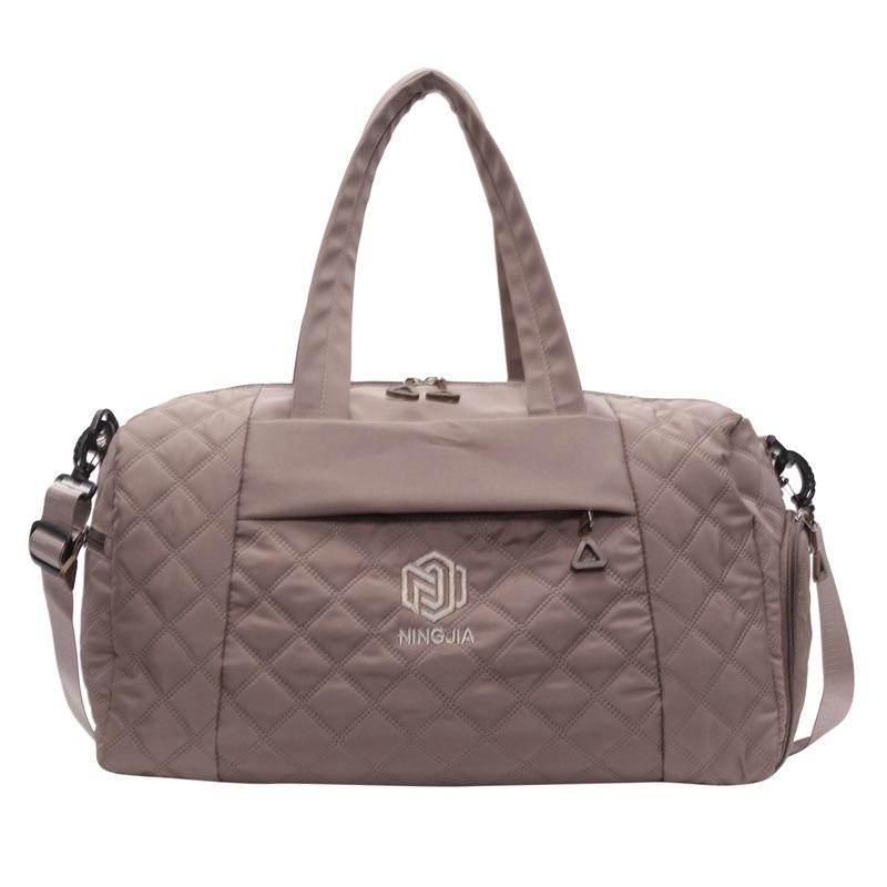 Dry and Wet Separation Sports Leisure Fitness Bag Short Trip Out Diamond Solid Color Portable Travel Bag Can Be Set with Tie Rod темно-коричневого кольору
Dry and Wet Separation Sports Leisure Fitness Bag Short Trip Out Diamond Solid Color Portable Travel Bag Can Be Set with Tie Rod темно-коричневого кольору