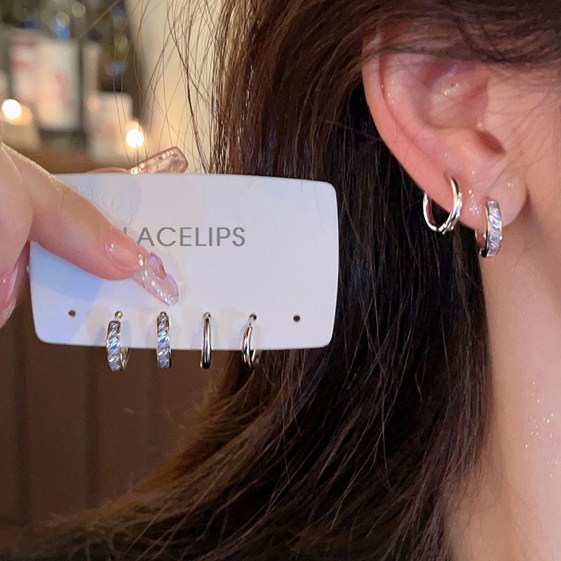 Современные каффы 2025: Элегантные, Универсальные Серьги для Каждого Стиля
Современные каффы 2025: Элегантные, Универсальные Серьги для Каждого Стиля