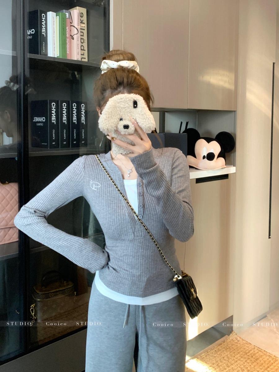 Spring Autumn Fake Two Pieces Casual Fashion Bottomed T-shirt Women Long Sleeve Patchwork Tee Pullover Top S серый
Spring Autumn Fake Two Pieces Casual Fashion Bottomed T-shirt Women Long Sleeve Patchwork Tee Pullover Top S серый