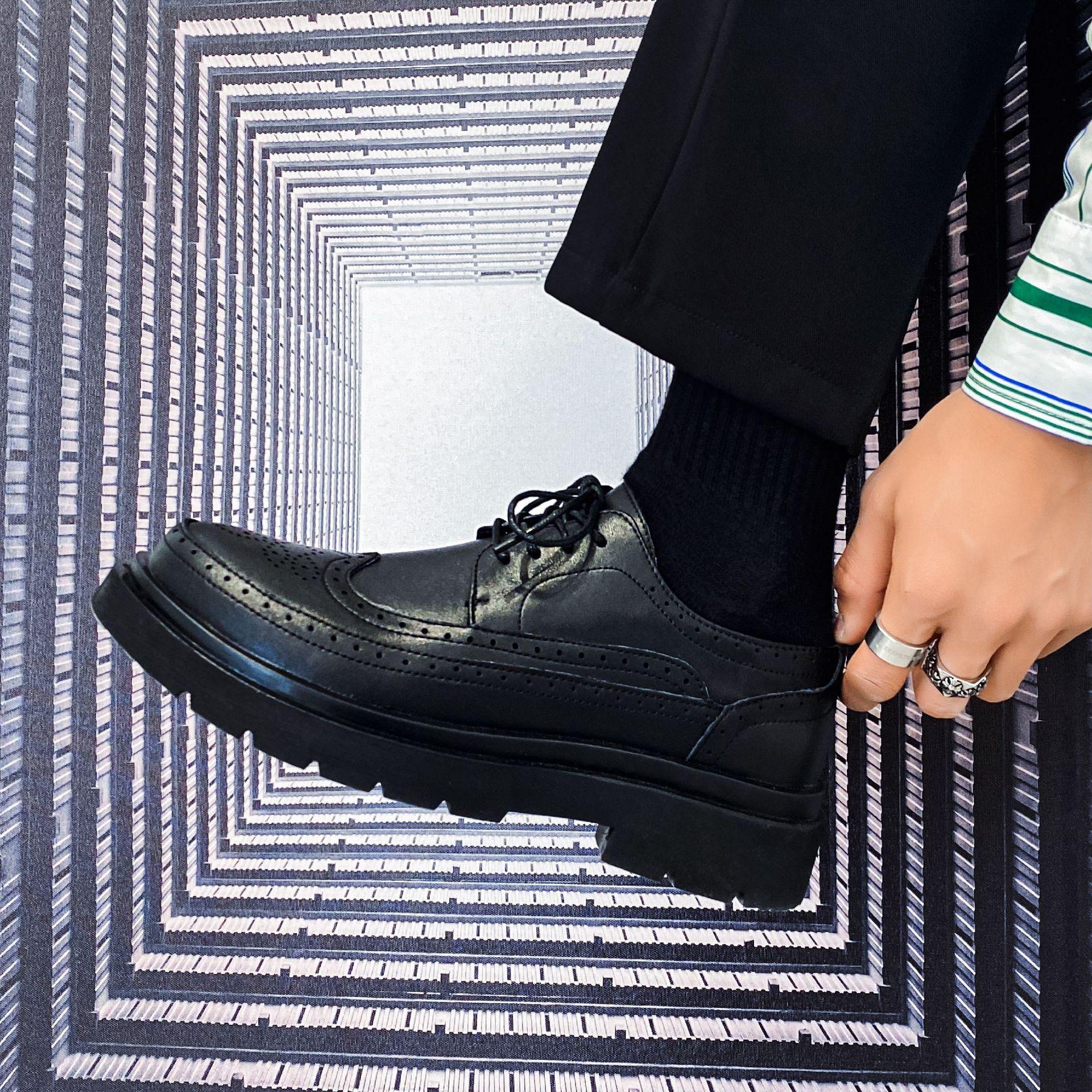 Мужские кожаные туфли коровья кожа нарядные модные туфли черные универсальные повседневные деловые корейская версия модные британские с гравировкой блок мужские туфли 45
Мужские кожаные туфли коровья кожа нарядные модные туфли черные универсальные повседневные деловые корейская версия модные британские с гравировкой блок мужские туфли 45