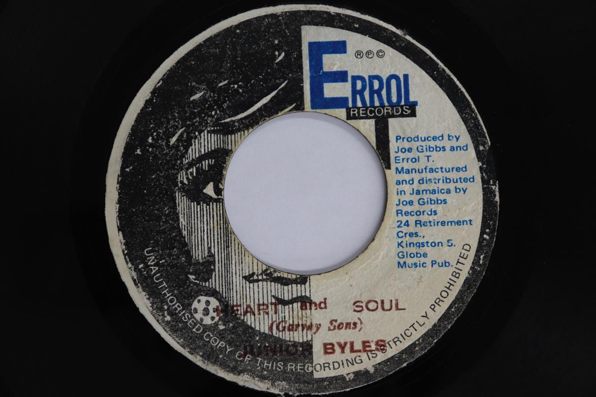 7inch Record JUNIOR BYLES / THE MIGHTY TWO - Heart And Soul none Errol T Records 1977 Jamaica Reggae, Ska & Dub Used
7inch Record JUNIOR BYLES / THE MIGHTY TWO - Heart And Soul none Errol T Records 1977 Jamaica Reggae, Ska & Dub Used