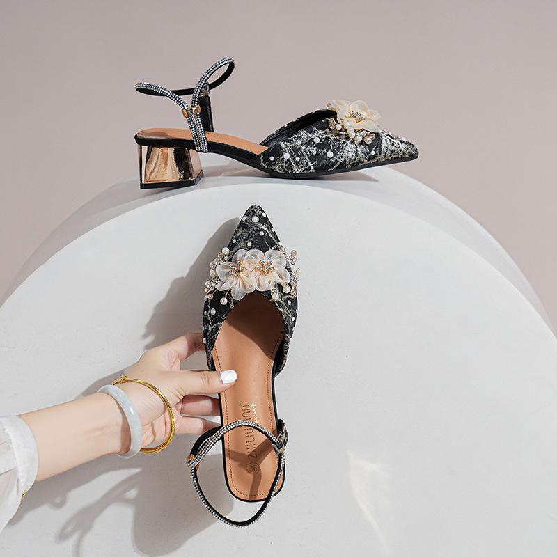 New high heels thick heel pointed head light mouth rhinestone flower versatile fashion almond bag head empty sandals 33 абрикосовый
New high heels thick heel pointed head light mouth rhinestone flower versatile fashion almond bag head empty sandals 33 абрикосовый