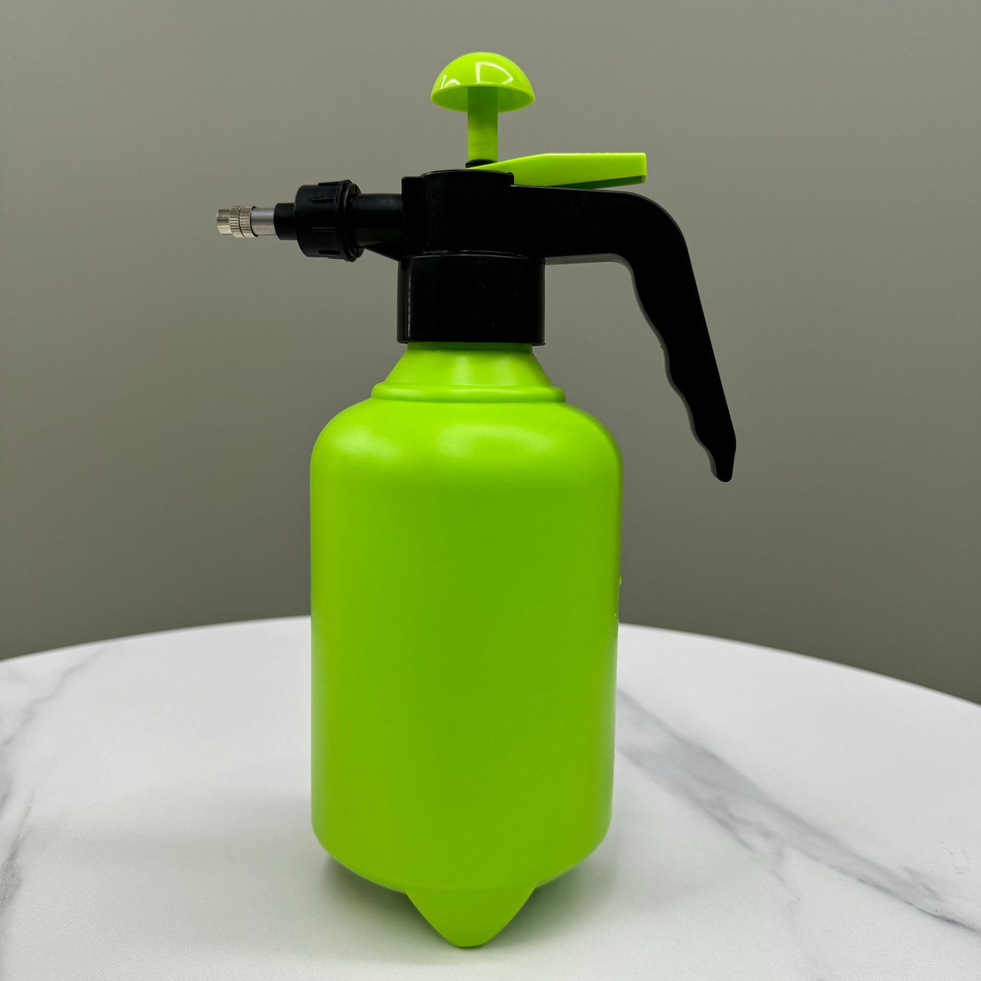 Air pressure cleaning watering can Universal spray kettle Special spray bottle for household disinfection 1L зеленый лайм
Air pressure cleaning watering can Universal spray kettle Special spray bottle for household disinfection 1L зеленый лайм