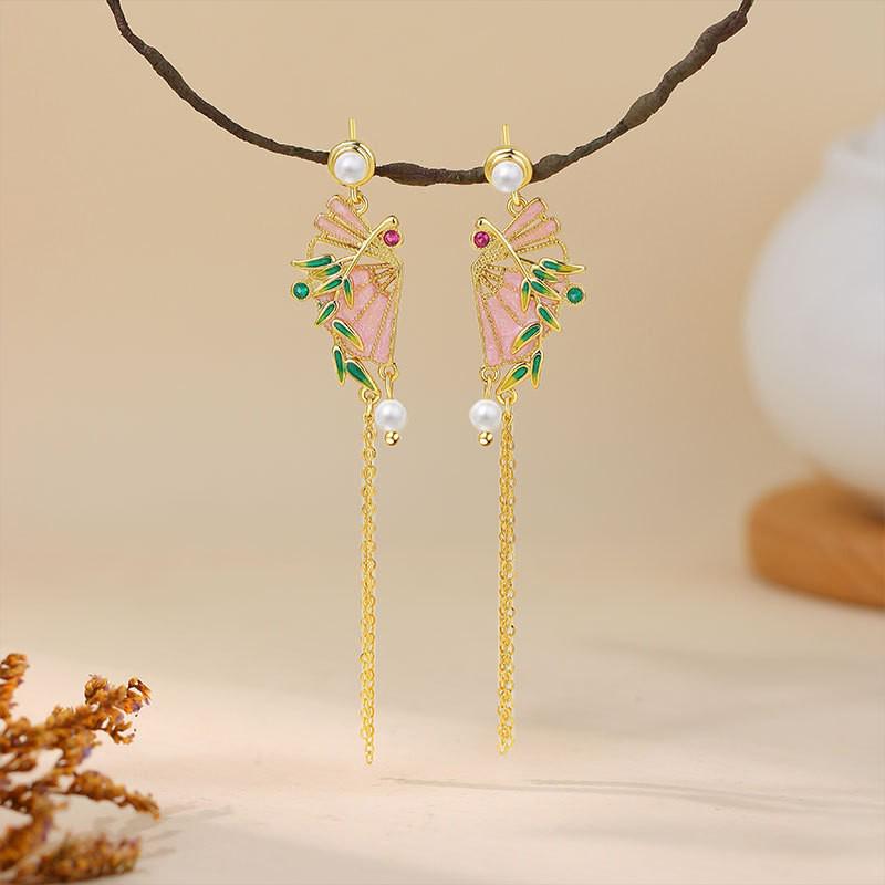 Winter Retro Fan Tassel Earrings: 925 Silver, Enamel & Pearl Ornaments
Winter Retro Fan Tassel Earrings: 925 Silver, Enamel & Pearl Ornaments