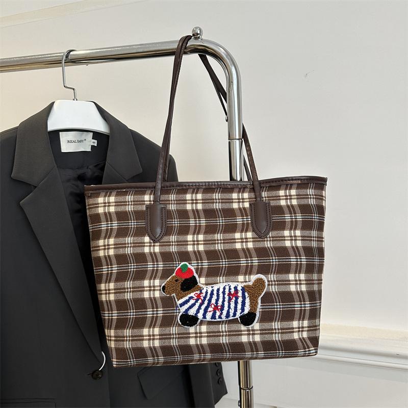Клетчатая холщовая сумка женская 2025 новая модная корейская сумка-тоут повседневная большой вместимости для поездок на работу
Клетчатая холщовая сумка женская 2025 новая модная корейская сумка-тоут повседневная большой вместимости для поездок на работу
