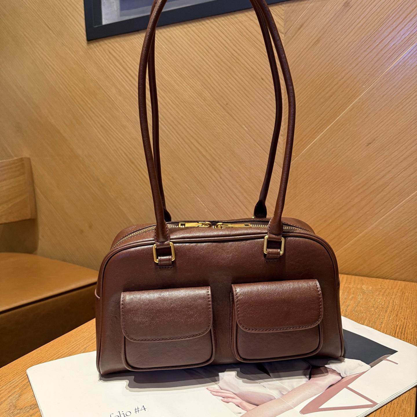 Кожаная сумка-тоут нового стиля 2025 года, сумка большой вместимости, женская кожаная сумка на одно плечо/подмышку, повседневная сумка с двумя ручками 29x11x17cm
Кожаная сумка-тоут нового стиля 2025 года, сумка большой вместимости, женская кожаная сумка на одно плечо/подмышку, повседневная сумка с двумя ручками 29x11x17cm