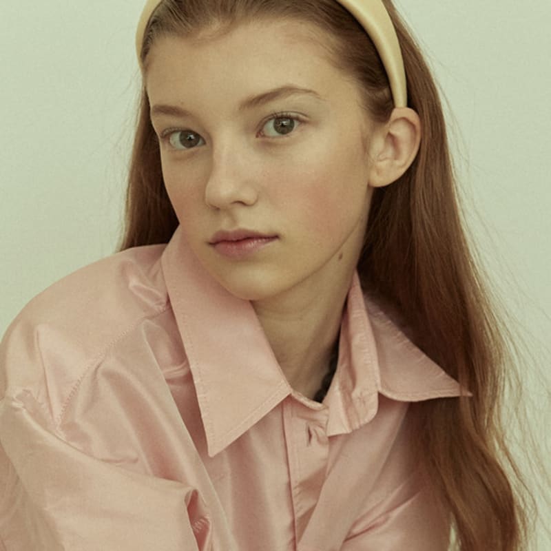 Кремово-желтая атласная повязка на голову Elizabeth Moments Slim 1.5cm without Pearl
Кремово-желтая атласная повязка на голову Elizabeth Moments Slim 1.5cm without Pearl