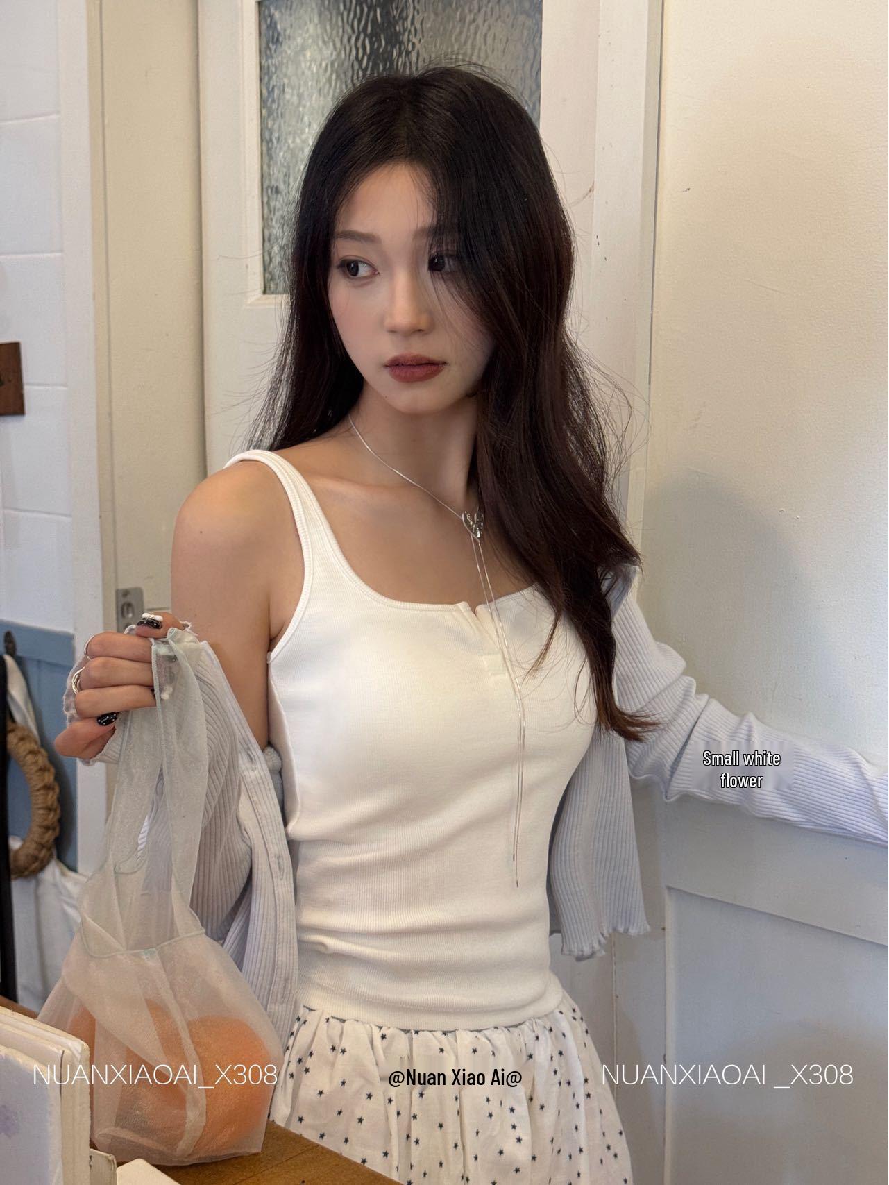 NuanXiaoAi® Berlin Girl Color Block Padded Halter Top X308 - Slimming Spring/Summer Style One Size 80-130 Jin
NuanXiaoAi® Berlin Girl Color Block Padded Halter Top X308 - Slimming Spring/Summer Style One Size 80-130 Jin
