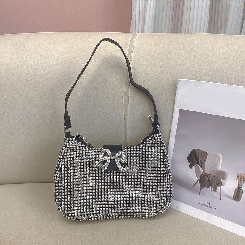 Full of water Diamond Celebrity Personality Pillow Bag Banquet Bento Boston Pearl Clutch Messenger Bag
Full of water Diamond Celebrity Personality Pillow Bag Banquet Bento Boston Pearl Clutch Messenger Bag