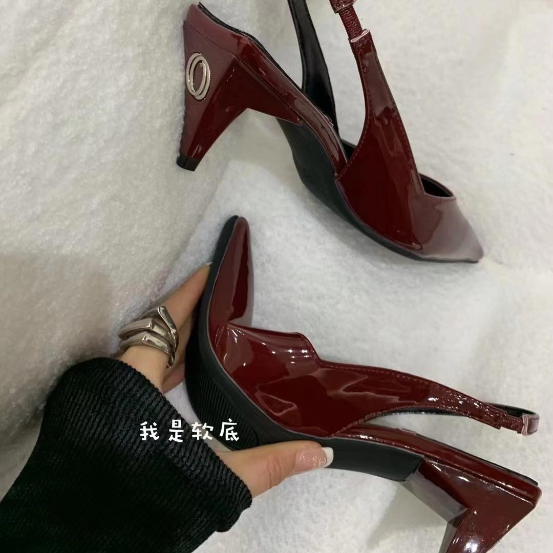 Весенне-летние новые туфли-лодочки из лакированной кожи с острым носком и тонким каблуком, модные универсальные туфли на высоком каблуке, сандалии с закрытым носком, женская обувь 39
Весенне-летние новые туфли-лодочки из лакированной кожи с острым носком и тонким каблуком, модные универсальные туфли на высоком каблуке, сандалии с закрытым носком, женская обувь 39