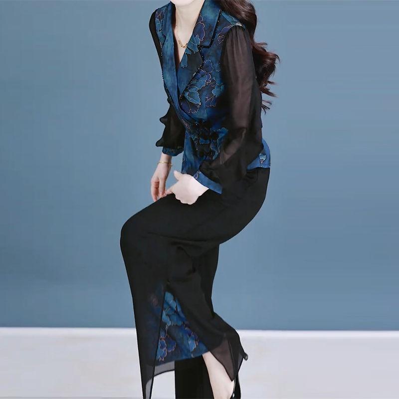 Spring & Autumn 2025 Chinese National Style Slimming Suit: Fashionable Two-Piece with Collar Top & Wide-Leg Pants for Mothers. XL (115-125 jin)
Spring & Autumn 2025 Chinese National Style Slimming Suit: Fashionable Two-Piece with Collar Top & Wide-Leg Pants for Mothers. XL (115-125 jin)