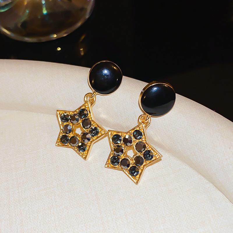 Розкішні сережки-краплі Срібна голка з інкрустацією діамантами - Стильні, універсальні та елегантні пусети
Розкішні сережки-краплі Срібна голка з інкрустацією діамантами - Стильні, універсальні та елегантні пусети