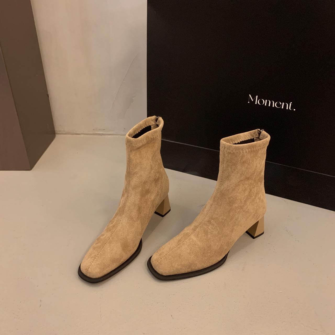 Thick heel retro thin boots short boots women s 2025 new autumn and winter French velvet Korean small ankle boots Martin boots 39 абрикосовий
Thick heel retro thin boots short boots women s 2025 new autumn and winter French velvet Korean small ankle boots Martin boots 39 абрикосовий