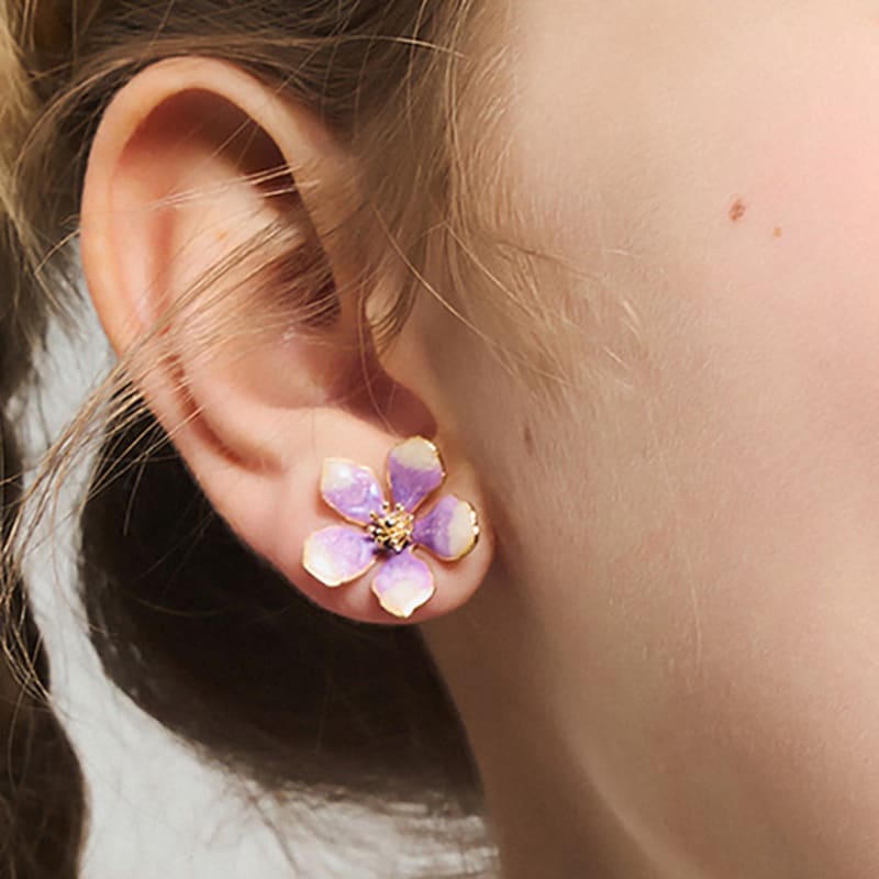 Dana Burton Coco Dewey Flower Earrings pastel pink
Dana Burton Coco Dewey Flower Earrings pastel pink