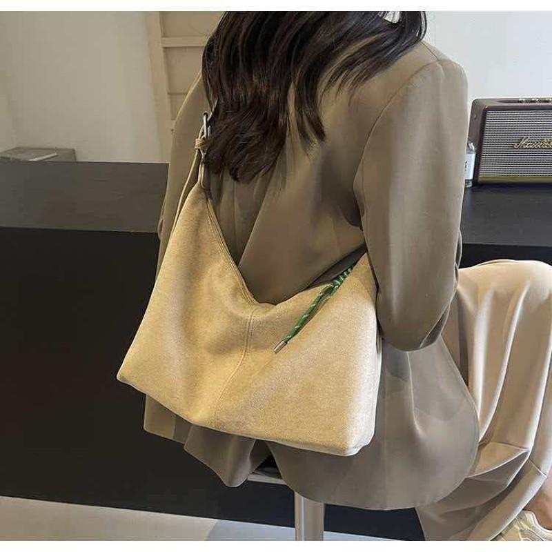 Mailard Retro Deerskin Velvet Bag Women s Underarm Tote Large Capacity Single-shoulder Cross-body 36x13x26 off білий колір
Mailard Retro Deerskin Velvet Bag Women s Underarm Tote Large Capacity Single-shoulder Cross-body 36x13x26 off білий колір
