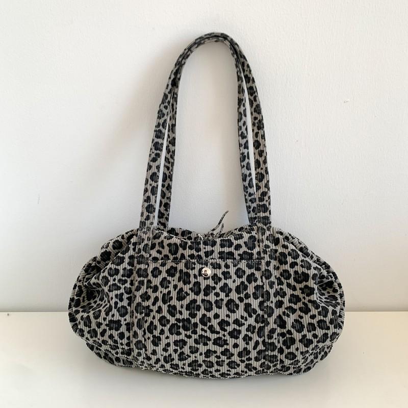Leopard Bag Retro Casual Large-capacity Commuting Canvas Korean Lazy Fashionable Street Shoulder Women чорний
Leopard Bag Retro Casual Large-capacity Commuting Canvas Korean Lazy Fashionable Street Shoulder Women чорний
