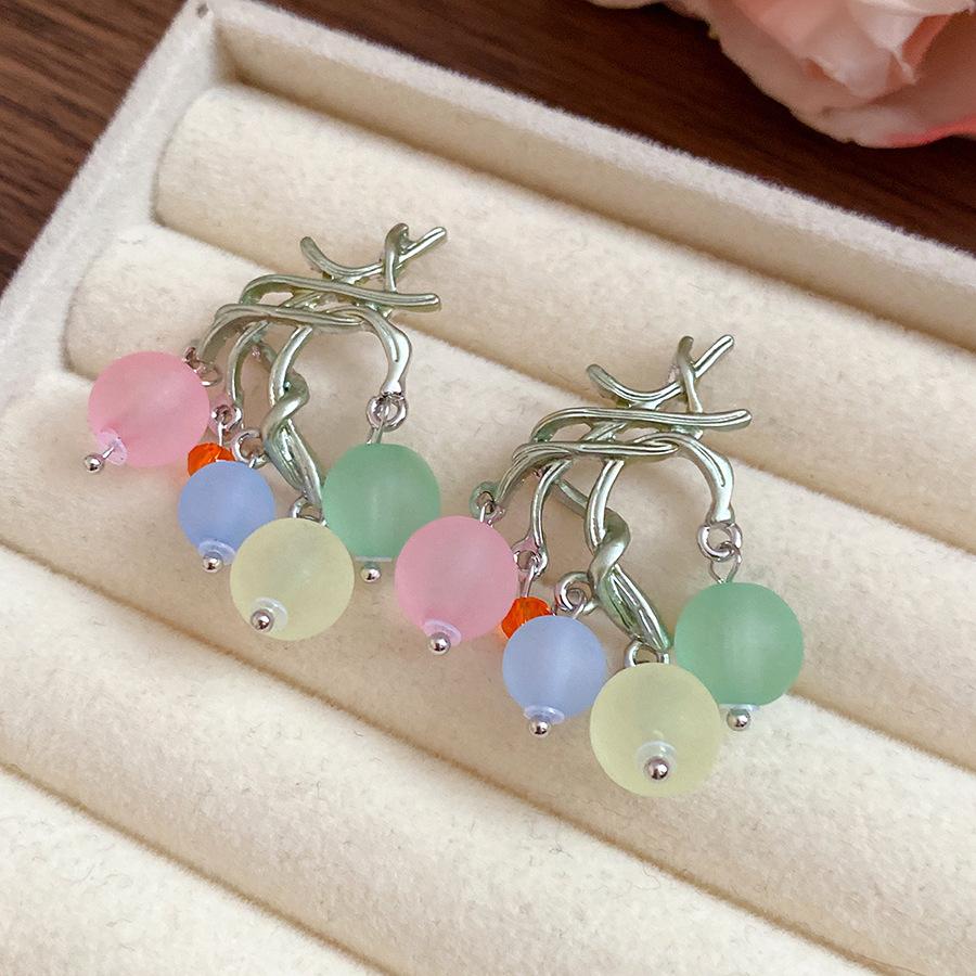 Holiday style silver needle geometric glass resin fringed earrings simple fashion stud earrings light luxury high-end earrings
Holiday style silver needle geometric glass resin fringed earrings simple fashion stud earrings light luxury high-end earrings