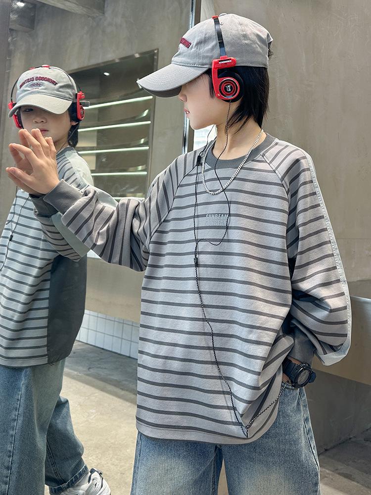 Детский свитшот свободного кроя для мальчиков 2025 - корейский стиль весна-осень 130 cm
Детский свитшот свободного кроя для мальчиков 2025 - корейский стиль весна-осень 130 cm