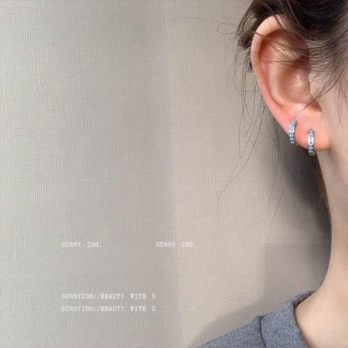 Блестящие серьги-кольца с бриллиантами, Модные женские простые, элегантные маленькие серьги
Блестящие серьги-кольца с бриллиантами, Модные женские простые, элегантные маленькие серьги