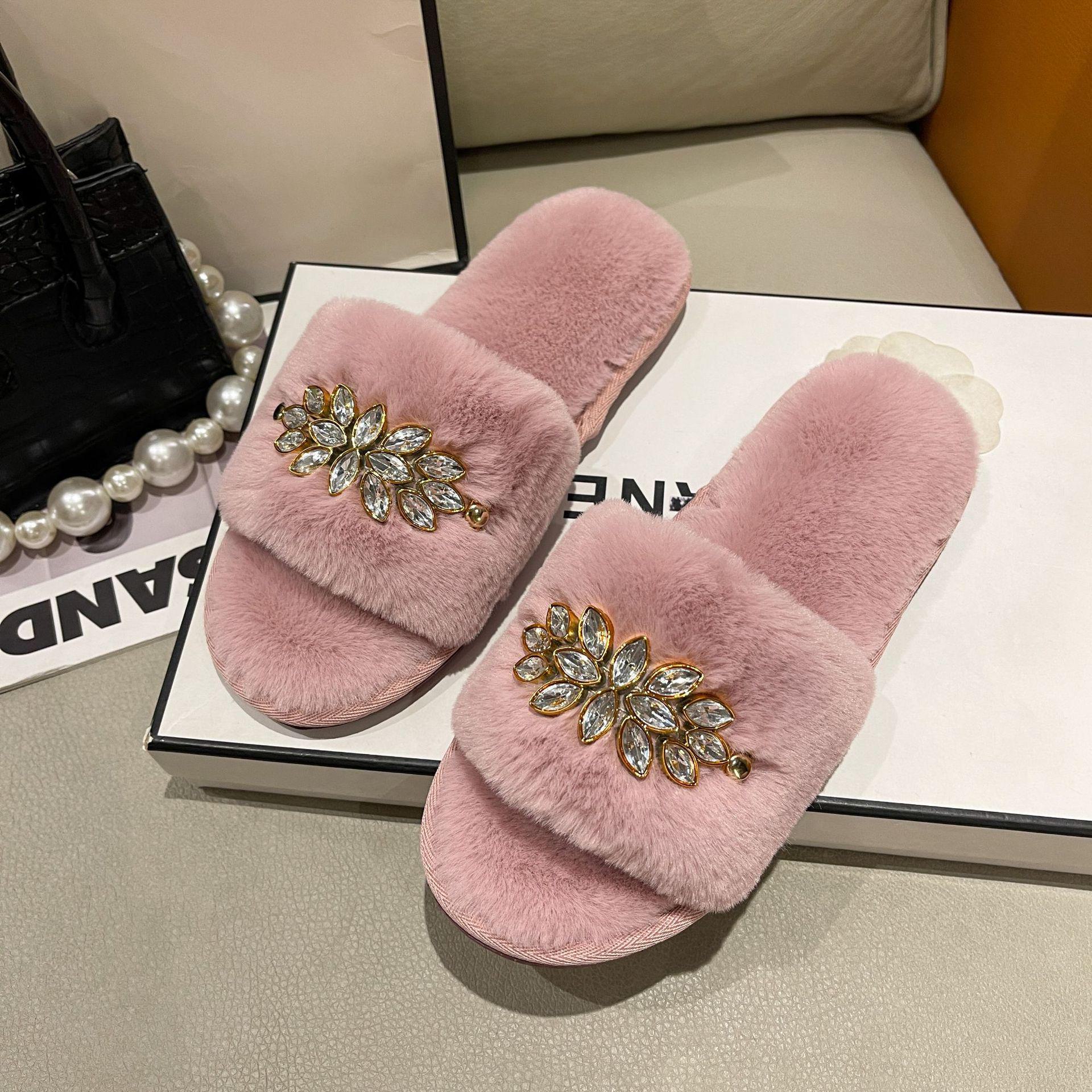 Зимові 2024 Жіночі хутряні капці в корейському стилі з металевим ланцюжком і стразами 37/38
Зимові 2024 Жіночі хутряні капці в корейському стилі з металевим ланцюжком і стразами 37/38