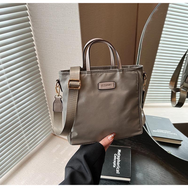 Nylon cloth bag women s messenger bag new autumn and winter versatile broadband messenger bag texture bucket bag серый
Nylon cloth bag women s messenger bag new autumn and winter versatile broadband messenger bag texture bucket bag серый