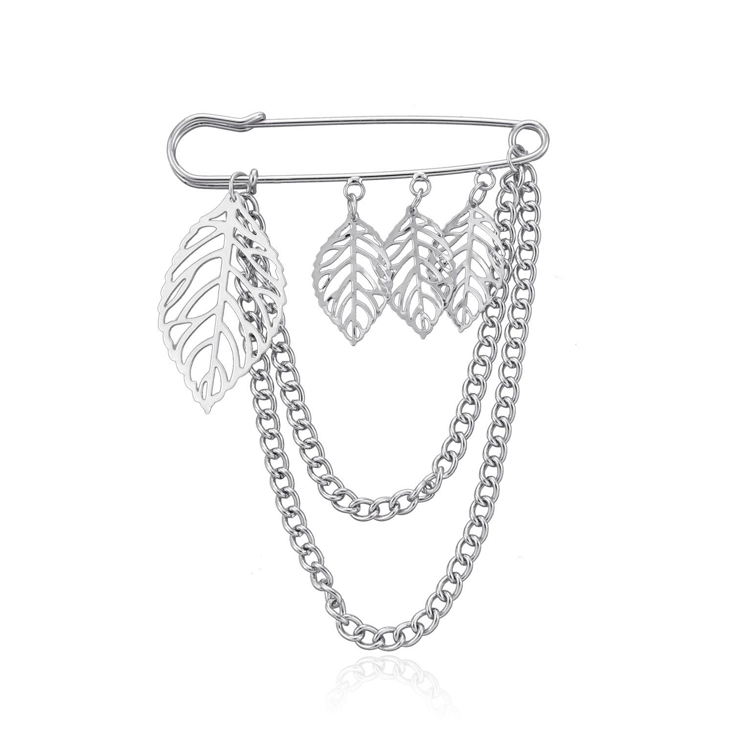 Temperament light luxury hollow leaf brooch, retro trend metal chain pin accessories
Temperament light luxury hollow leaf brooch, retro trend metal chain pin accessories