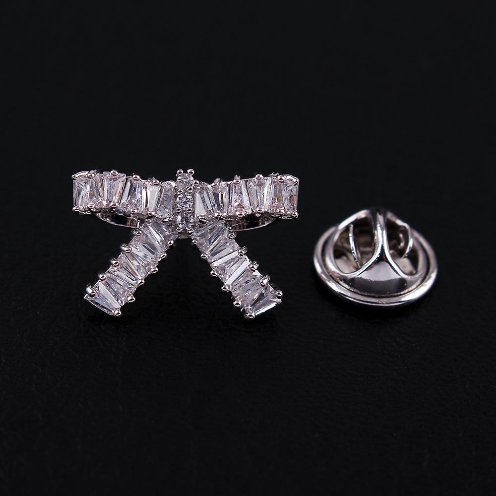 Women s High-End Korean Crystal Bow Brooch with Micro-Paved Zircon - Anti-Exposure Buckle Accessory
Women s High-End Korean Crystal Bow Brooch with Micro-Paved Zircon - Anti-Exposure Buckle Accessory