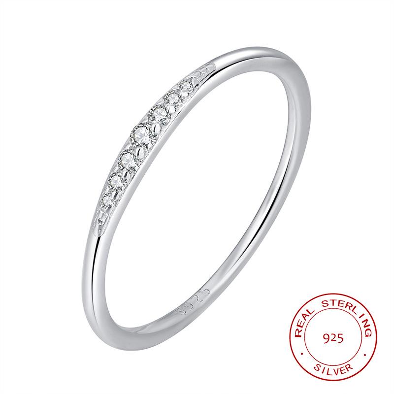 Тонкое кольцо-дорожка из стерлингового серебра 925 пробы для женщин - Простое кольцо с микро-паве из бриллиантов, Универсальное и стильное Size 8
Тонкое кольцо-дорожка из стерлингового серебра 925 пробы для женщин - Простое кольцо с микро-паве из бриллиантов, Универсальное и стильное Size 8