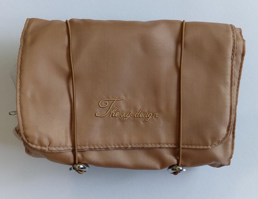 Portable 4-in-1 Makeup & Toiletries Organizer Bag for Travel 23*16*9CM
Portable 4-in-1 Makeup & Toiletries Organizer Bag for Travel 23*16*9CM