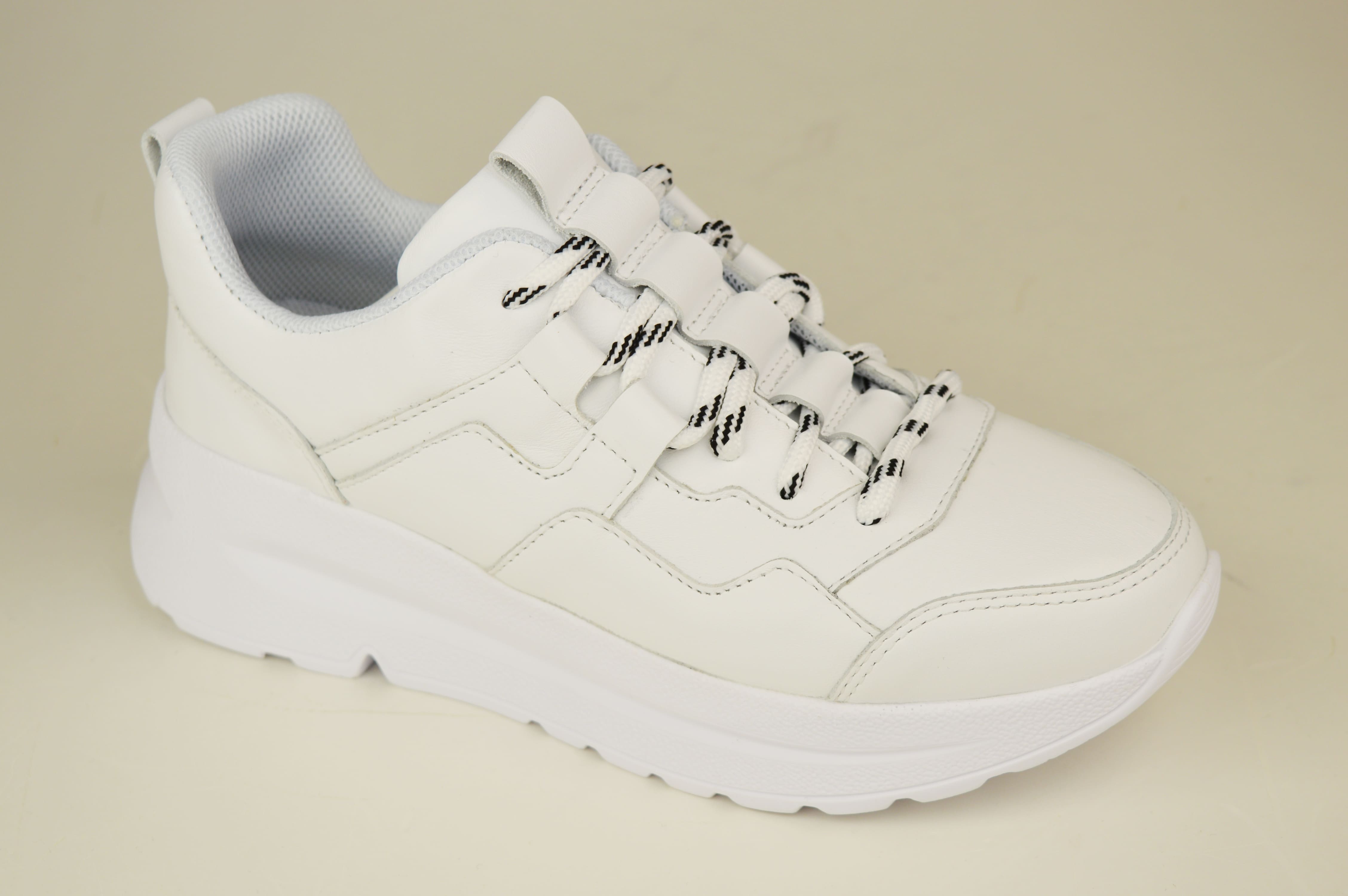 Кросівки жіночі Kento 00715 36 Білі шкіра 37 білий
Кросівки жіночі Kento 00715 36 Білі шкіра 37 білий