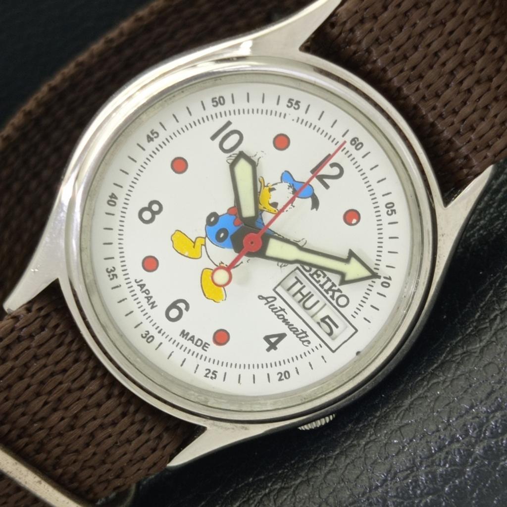 Б/У винтажные мужские часы SEIKO AUTOMATIC 7S36A из Японии с рисунком из мультфильма и белым циферблатом a433913-2 R119-a433913
Б/У винтажные мужские часы SEIKO AUTOMATIC 7S36A из Японии с рисунком из мультфильма и белым циферблатом a433913-2 R119-a433913