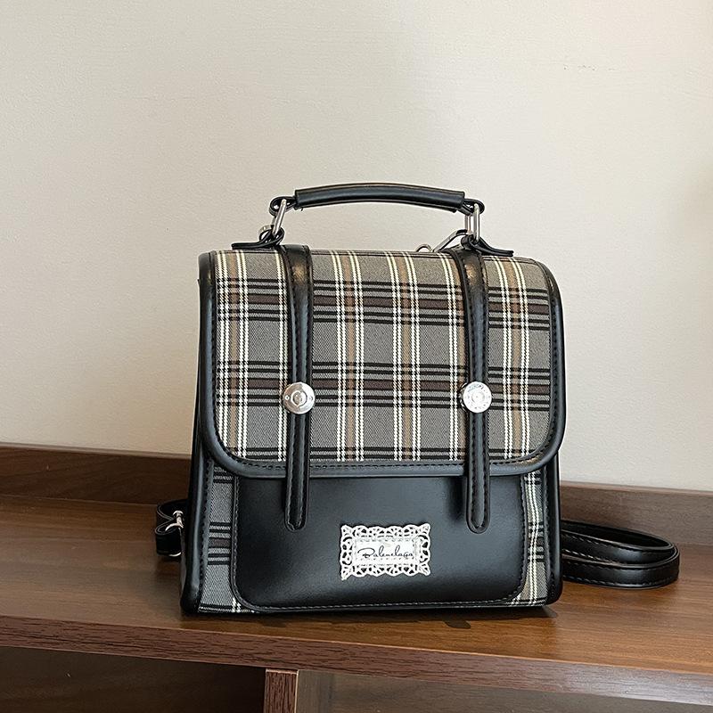 Клетчатый рюкзак женский новый модный универсальный для выхода, для шопинга, ручной рюкзак, студенческий школьный рюкзак чёрный
Клетчатый рюкзак женский новый модный универсальный для выхода, для шопинга, ручной рюкзак, студенческий школьный рюкзак чёрный