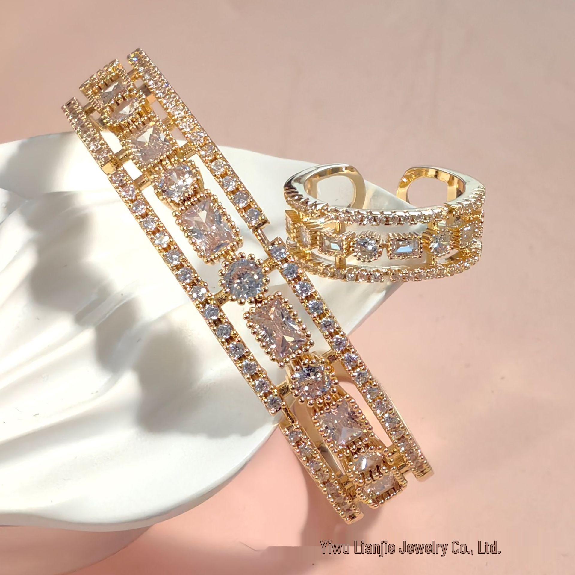 Sparkling Diamond Bangle & Ring Set - Elegant Bridal and Versatile Style золотой
Sparkling Diamond Bangle & Ring Set - Elegant Bridal and Versatile Style золотой