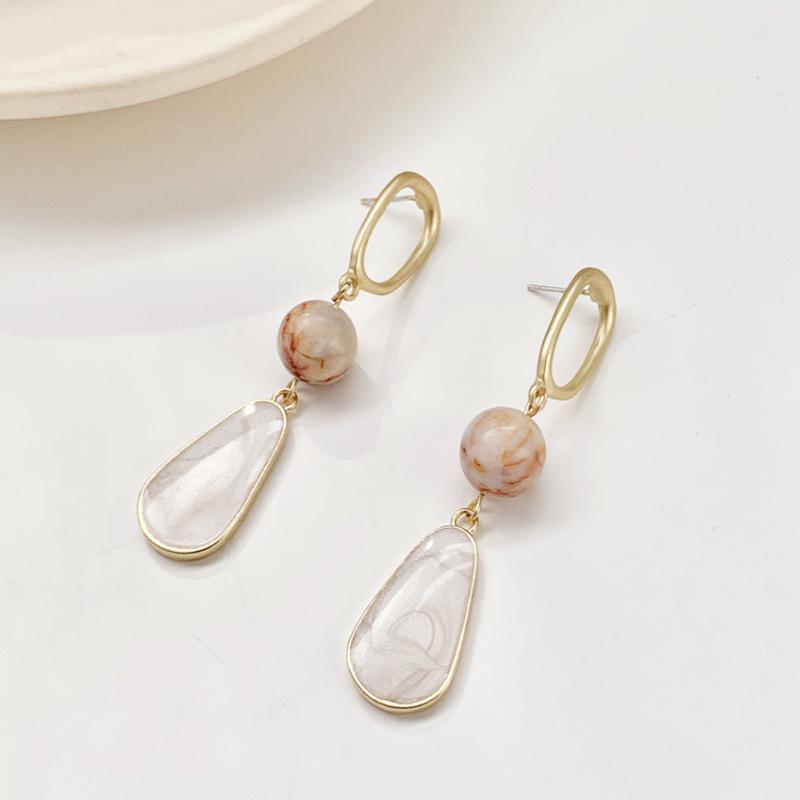 Серьги-подвески длинные овальные из серебра 925 пробы с натуральным камнем
Серьги-подвески длинные овальные из серебра 925 пробы с натуральным камнем