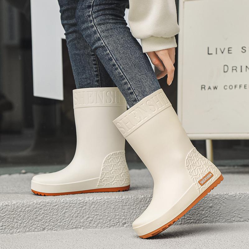 Rain shoes women s versatile trend waterproof anti-skid rubber rain boots velvet to keep warm 36 чорний
Rain shoes women s versatile trend waterproof anti-skid rubber rain boots velvet to keep warm 36 чорний