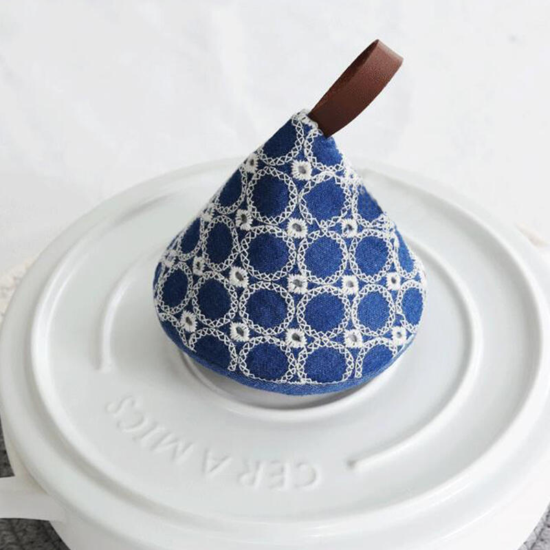 1 hat-shaped pot handle (random color)
1 hat-shaped pot handle (random color)