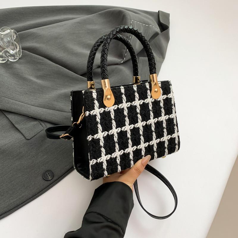 Chic Retro Handbag Featuring Soft Fabric And Comfortable Design For Casual Summer Outings BlackCheck
Chic Retro Handbag Featuring Soft Fabric And Comfortable Design For Casual Summer Outings BlackCheck