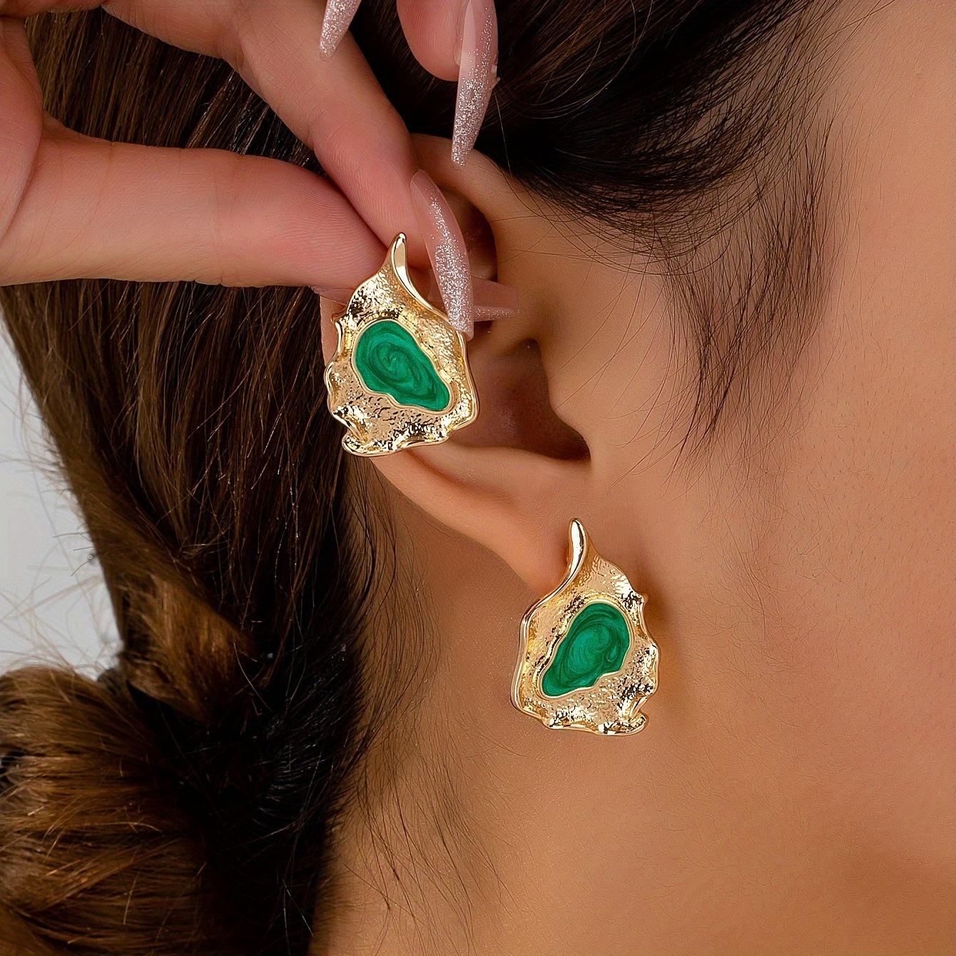 Модные серьги-подвески для женщин золотой
Модные серьги-подвески для женщин золотой