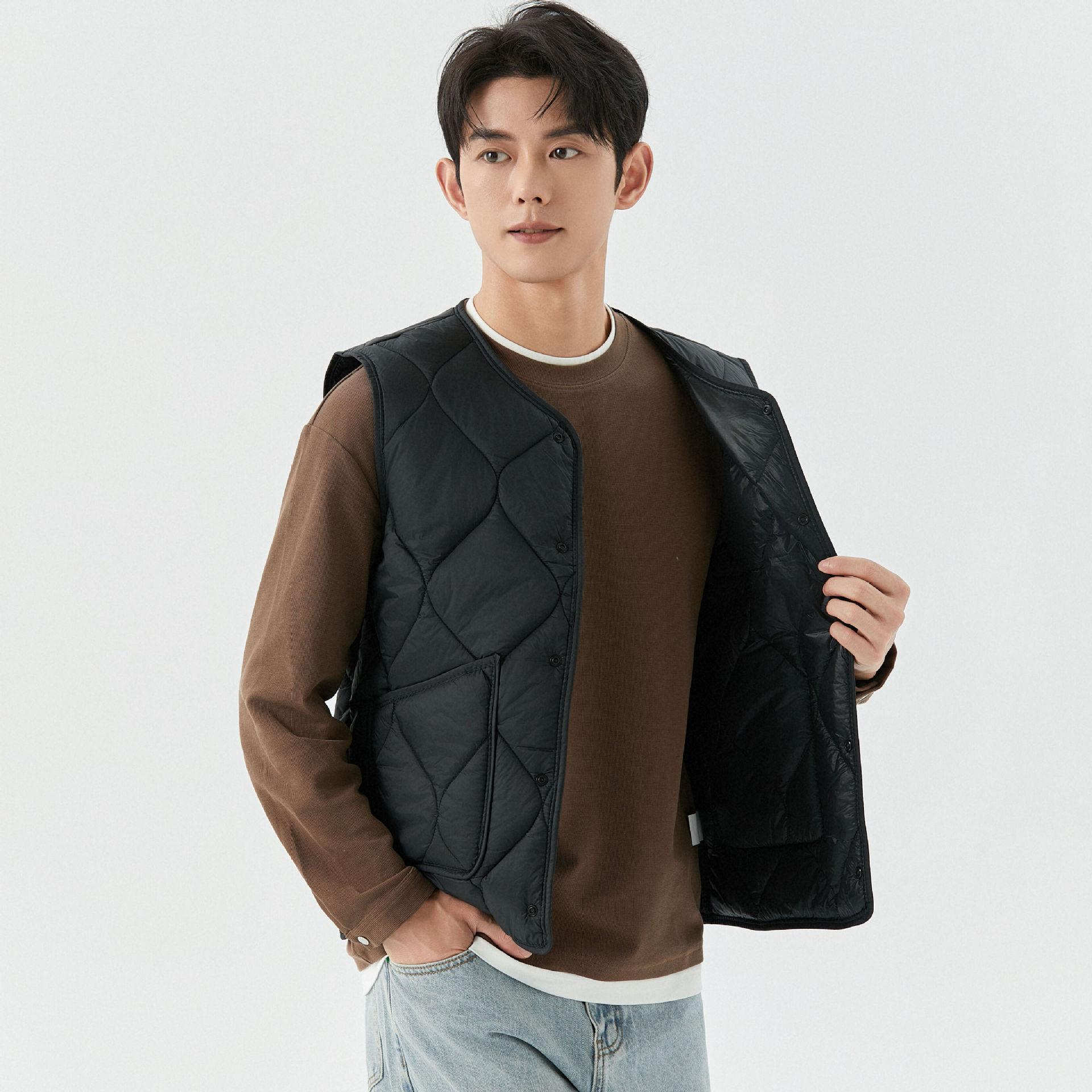 Мужской жилет General Mens Fall and Winter Light Soft Casual Mens Home Youth Buckle Cotton Slim Comfortable Style To Save warm 2502 5XL
Мужской жилет General Mens Fall and Winter Light Soft Casual Mens Home Youth Buckle Cotton Slim Comfortable Style To Save warm 2502 5XL