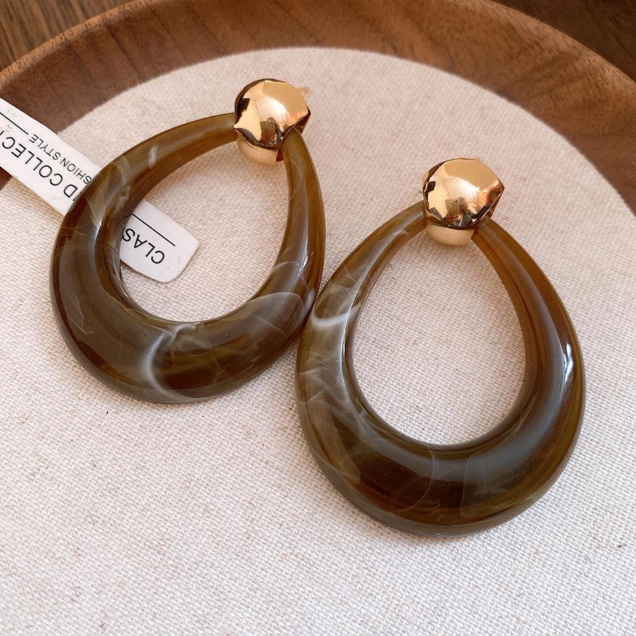 Silver Needle Resin Hollow Water Drop Pendant Earrings Light Luxury Premium Earrings European and American Simple Fashion Versatile Earrings Women
Silver Needle Resin Hollow Water Drop Pendant Earrings Light Luxury Premium Earrings European and American Simple Fashion Versatile Earrings Women
