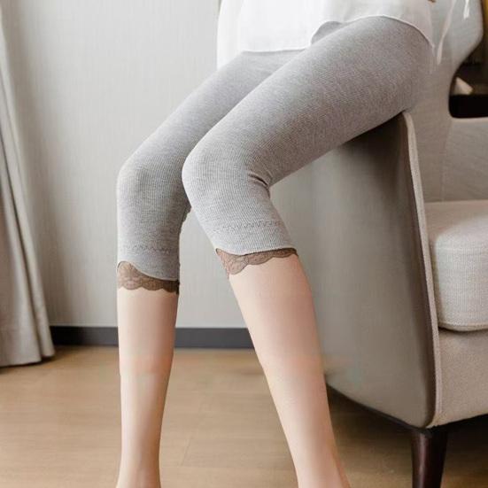 Women Cropped Leggings Elastic Tight Fit High Waist Lace Splice Bottom Shorts Solid Color Butt Lifting Leggings 3XL світло-сірого кольору
Women Cropped Leggings Elastic Tight Fit High Waist Lace Splice Bottom Shorts Solid Color Butt Lifting Leggings 3XL світло-сірого кольору