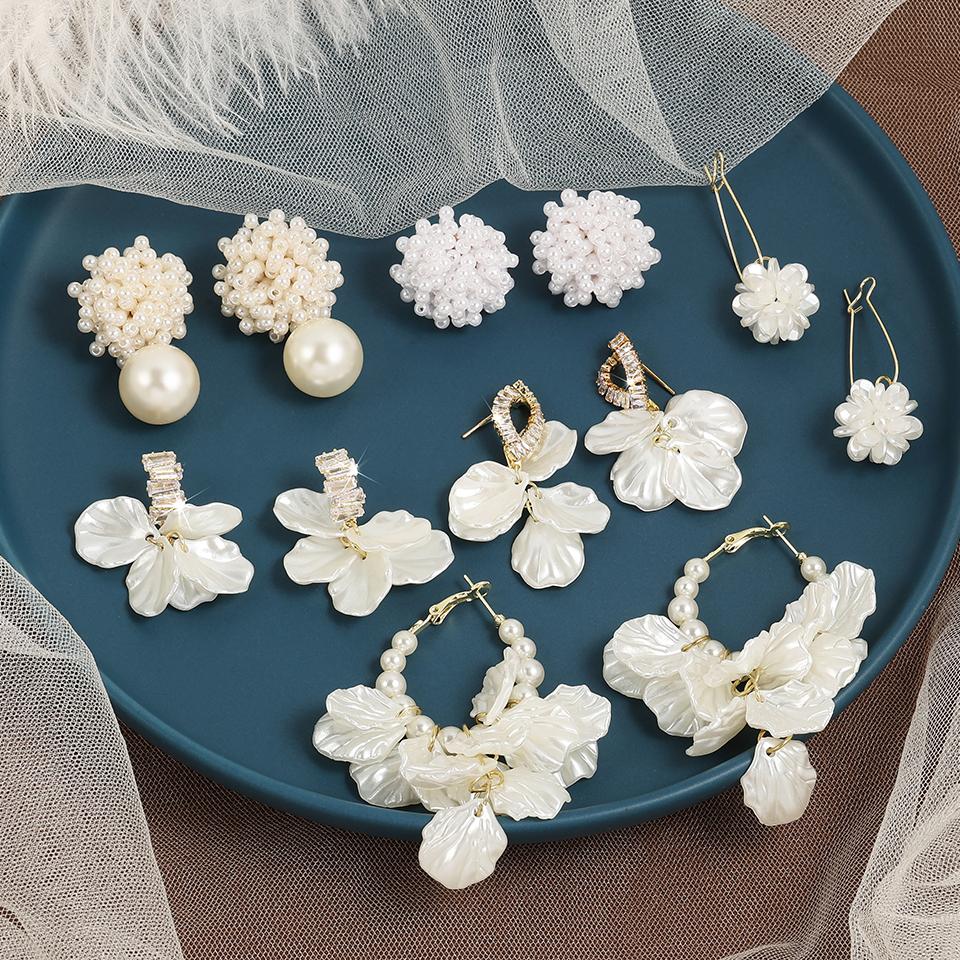 White Shell Imitation Pearl Series Dangle Earrings for Women Elegant Sparkling Crystal Flower Pearls Wedding Jewelry WHITE
White Shell Imitation Pearl Series Dangle Earrings for Women Elegant Sparkling Crystal Flower Pearls Wedding Jewelry WHITE