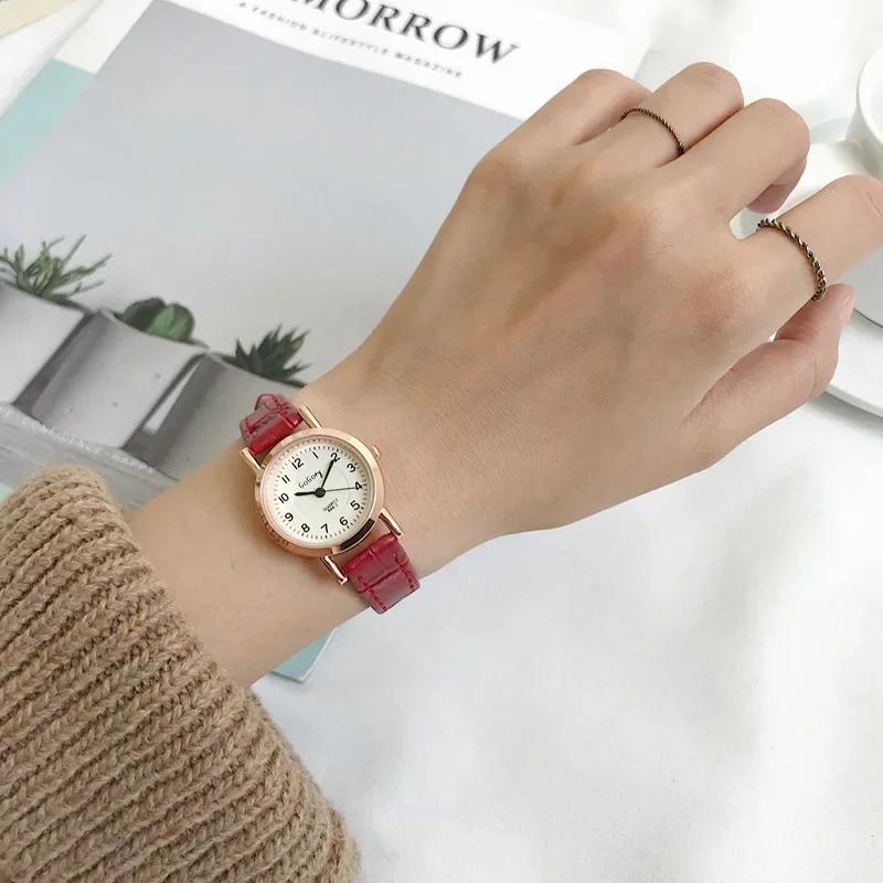 Vintage Leather Women Small Watches Designer Simple Number Dialleather Band Waterproof Ladies Quartz Relogio Feminino Reloj
Vintage Leather Women Small Watches Designer Simple Number Dialleather Band Waterproof Ladies Quartz Relogio Feminino Reloj